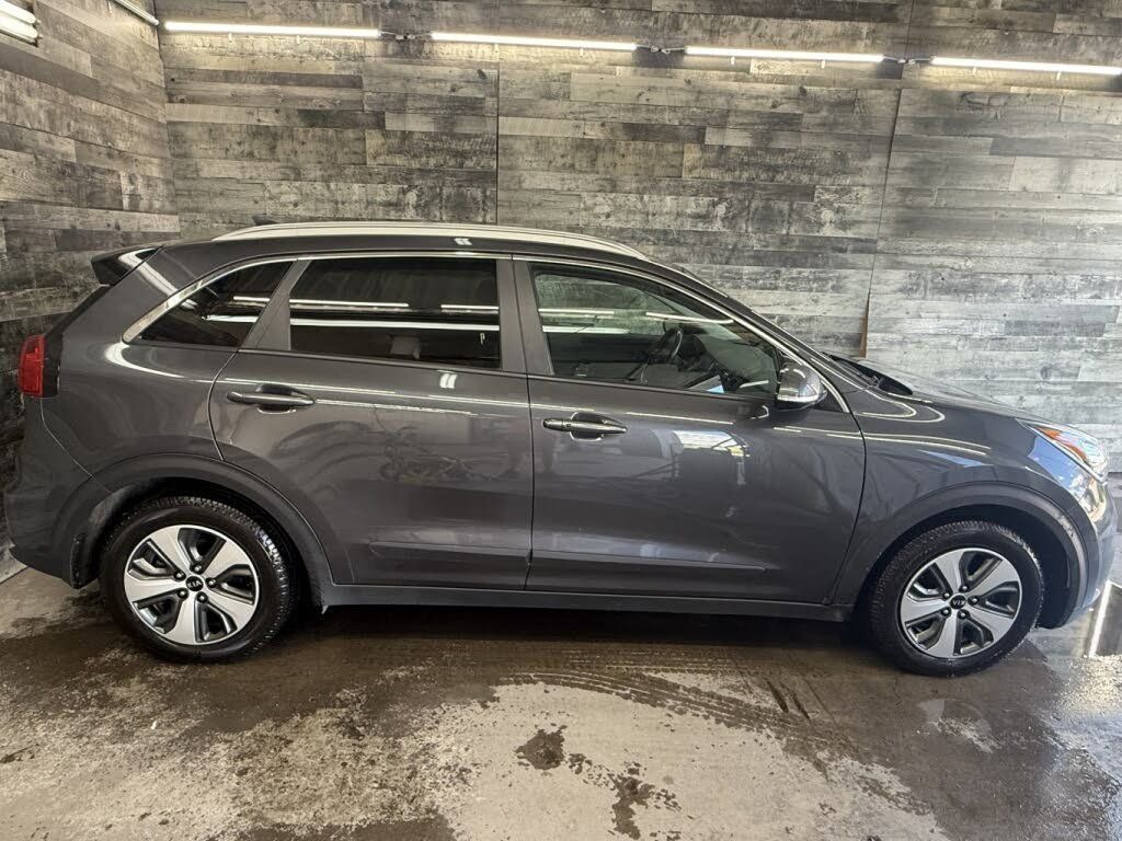 Kia Niro Plug-In Hybrid 2019 - Thumbnail 3