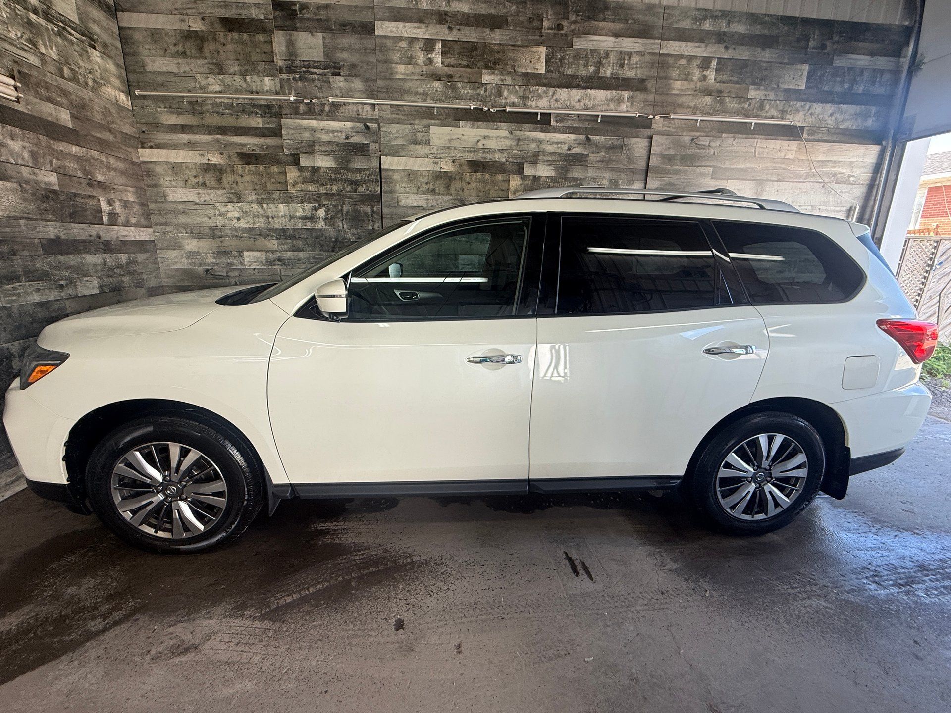 Nissan Pathfinder 2019 - Thumbnail 3