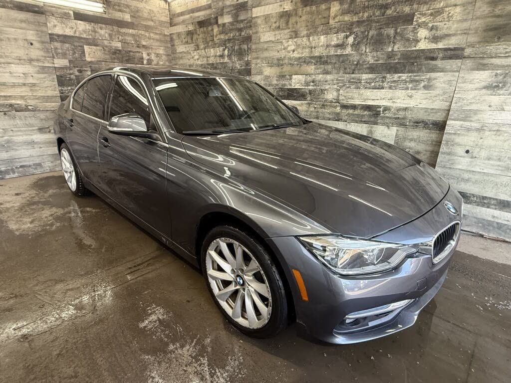 BMW 330i 2017 - Thumbnail 1