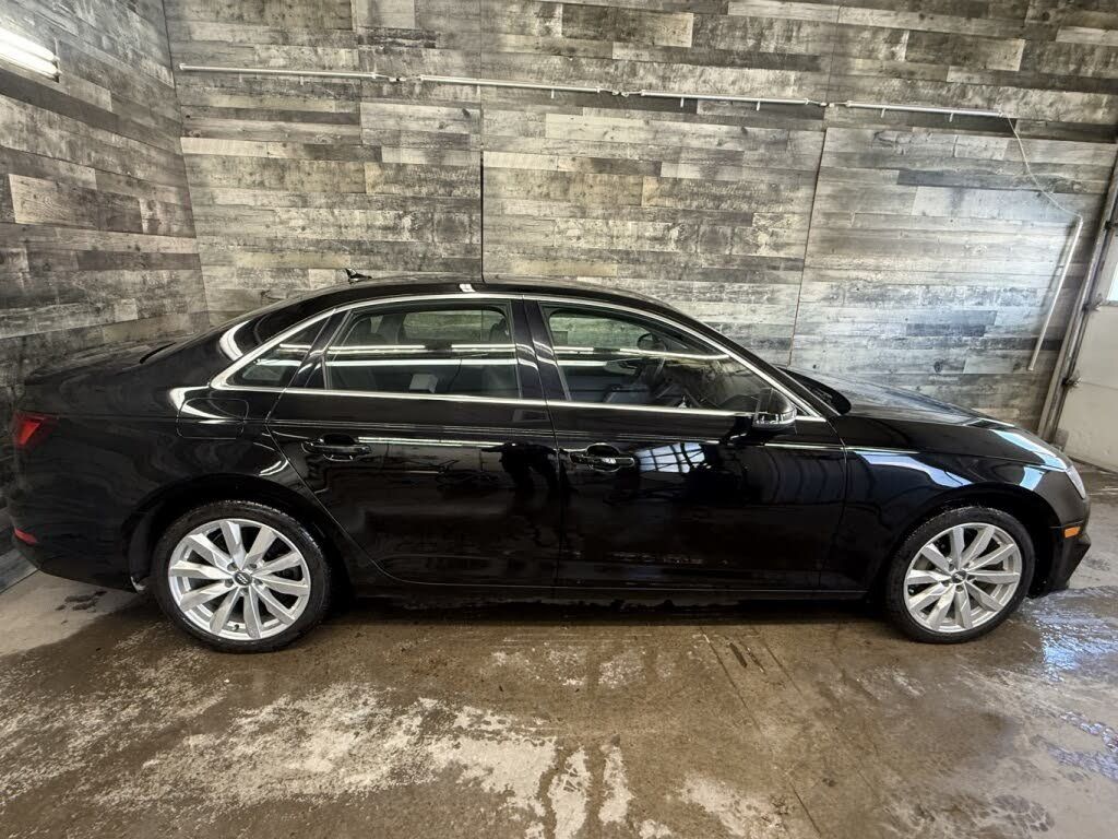 Audi A4 2019 - Thumbnail 3