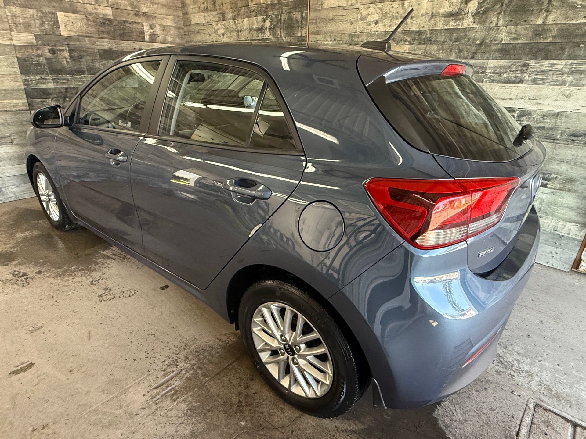 Kia Rio 5-Door 2021 - Thumbnail 9