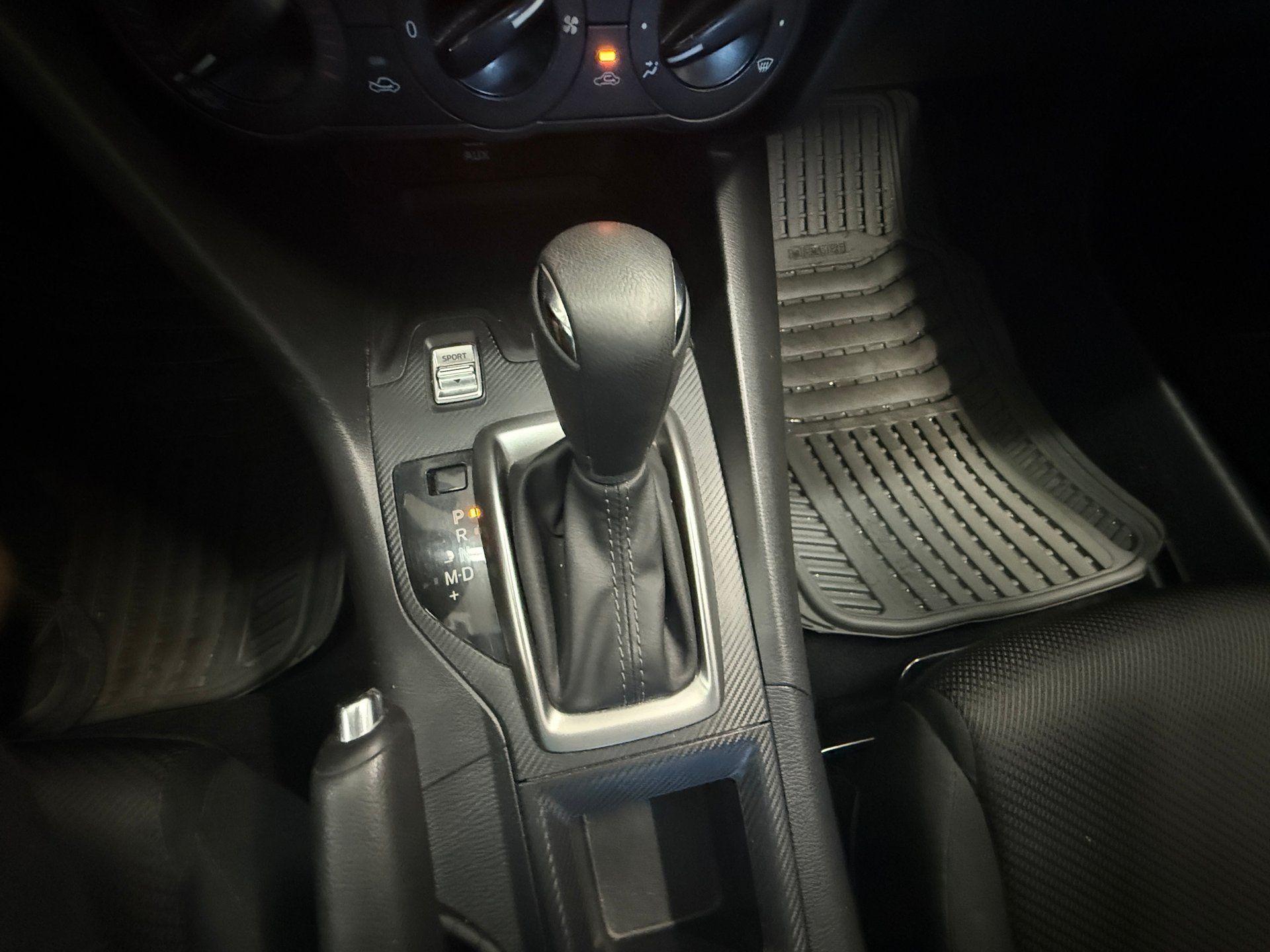 Mazda Mazda3 2018 - Thumbnail 12