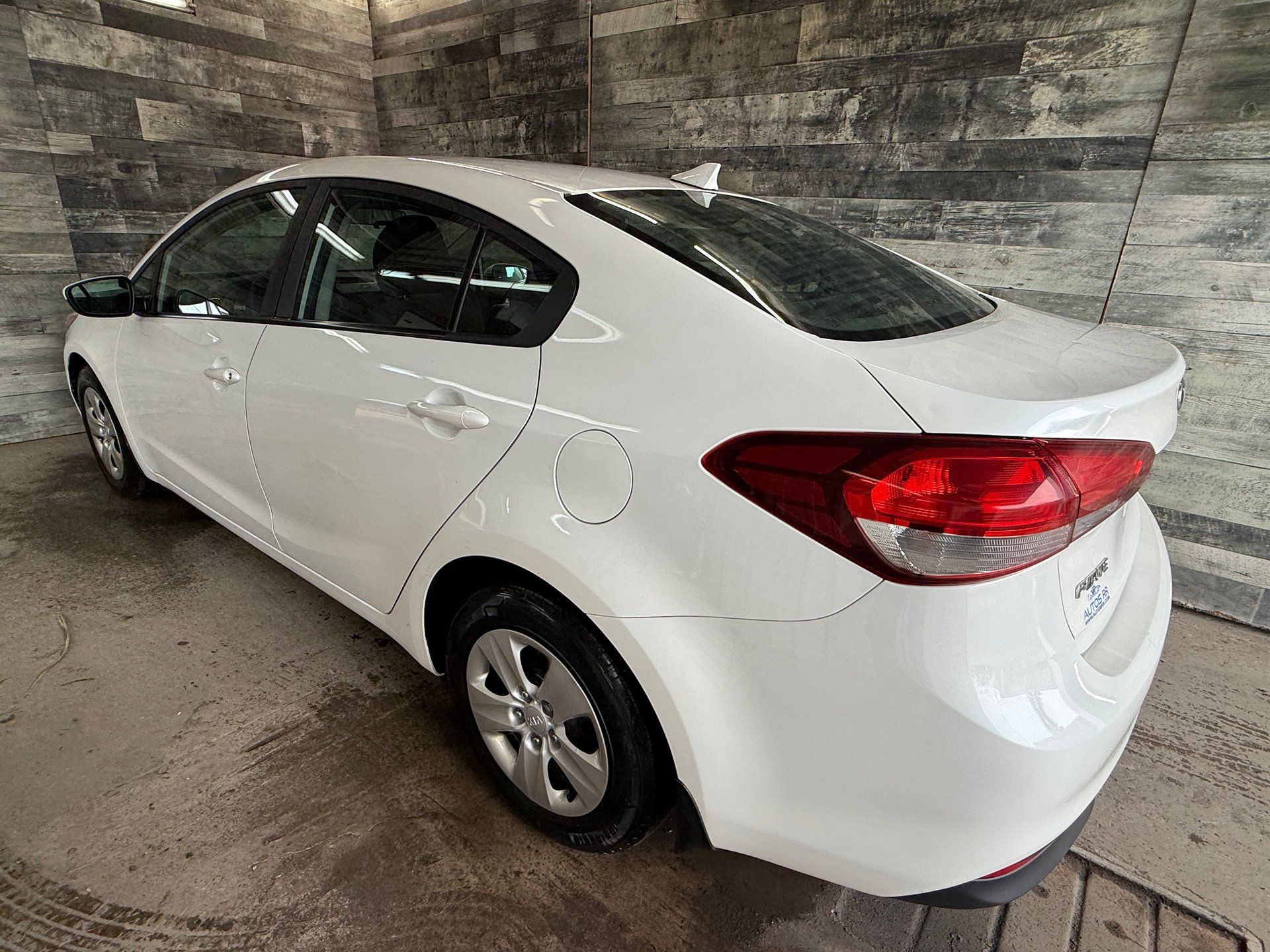Kia Forte 2018 - Thumbnail 8