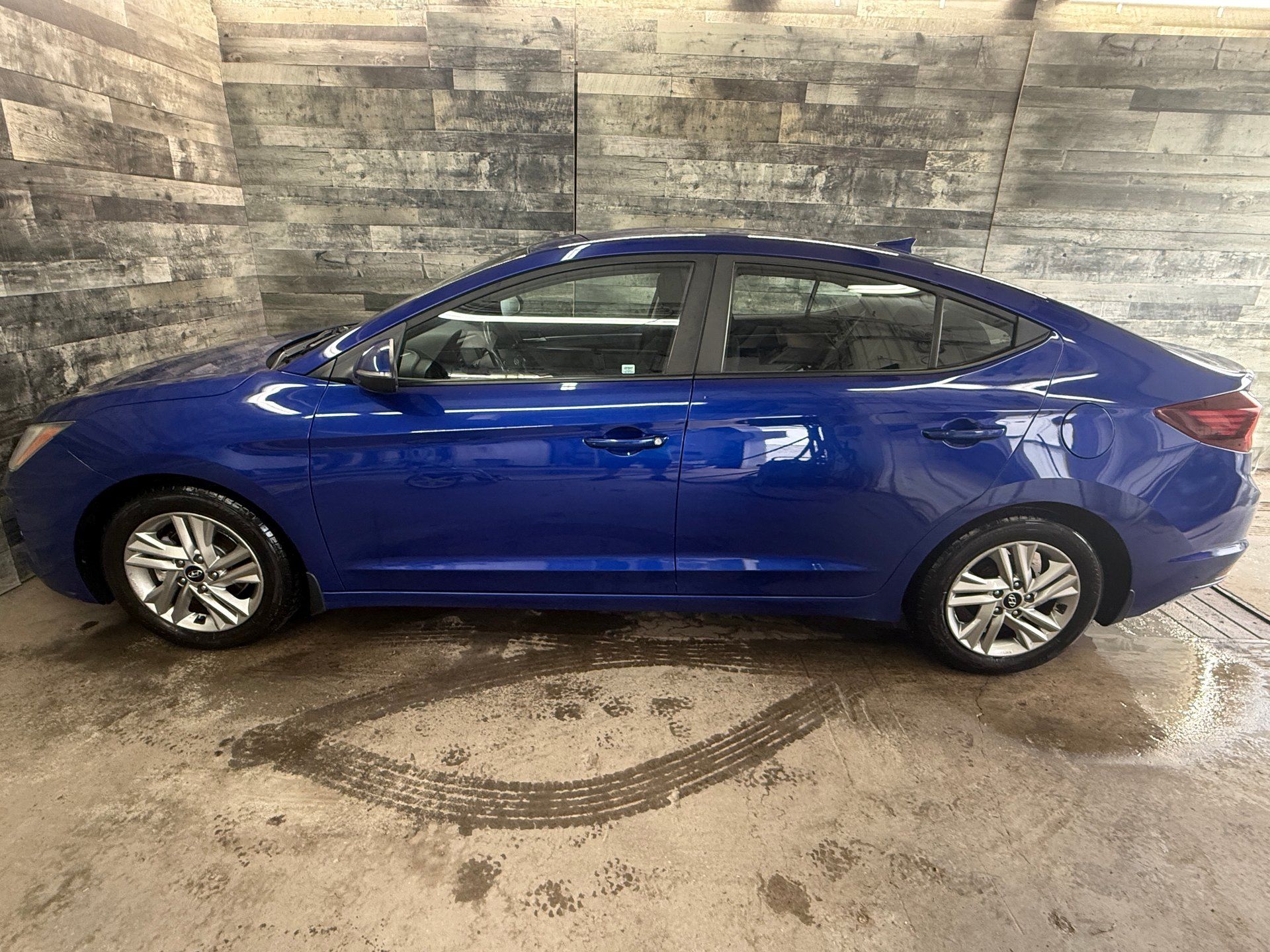 Hyundai Elantra 2019 - Thumbnail 3