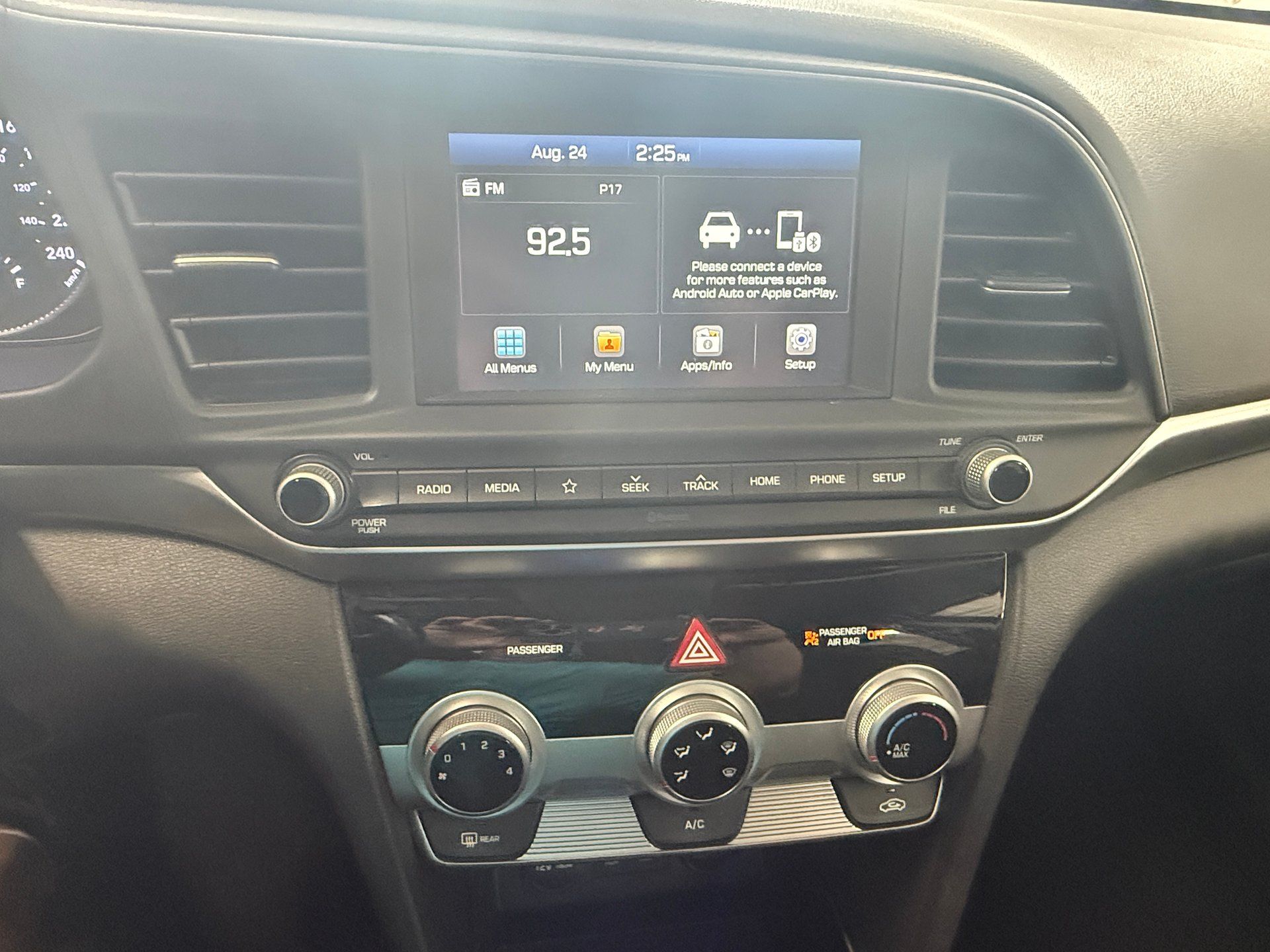Hyundai Elantra 2019 - Thumbnail 17