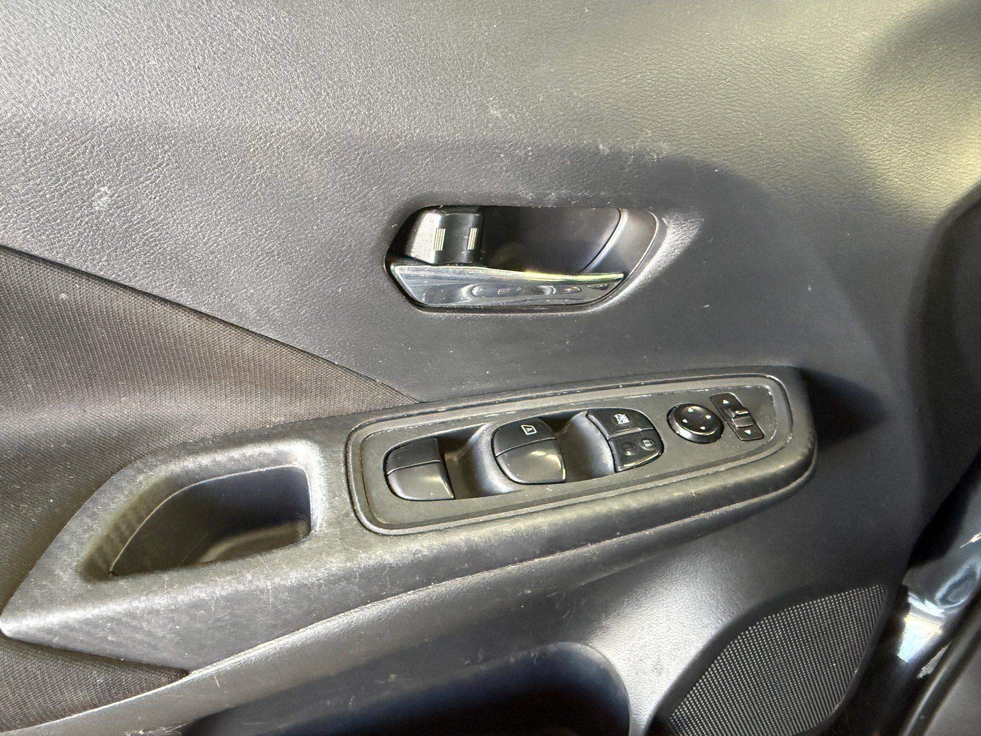 Nissan Versa 2021 - Thumbnail 17