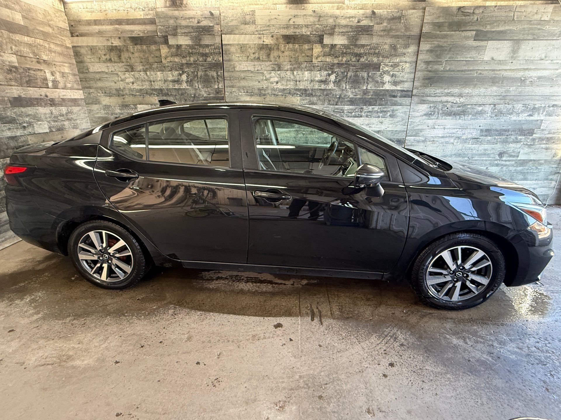 Nissan Versa 2021 - Thumbnail 3