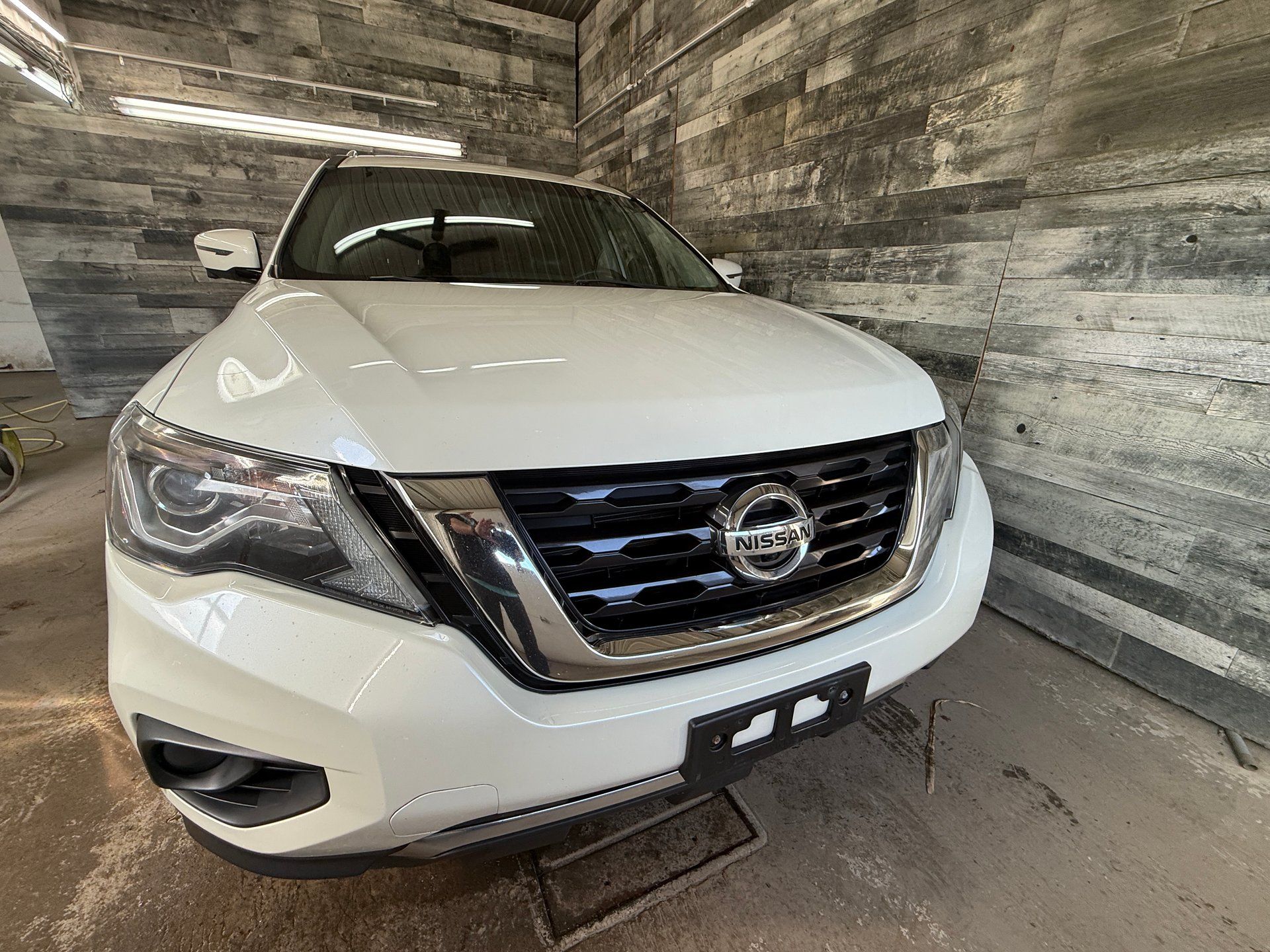 Nissan Pathfinder 2018 - Image 2