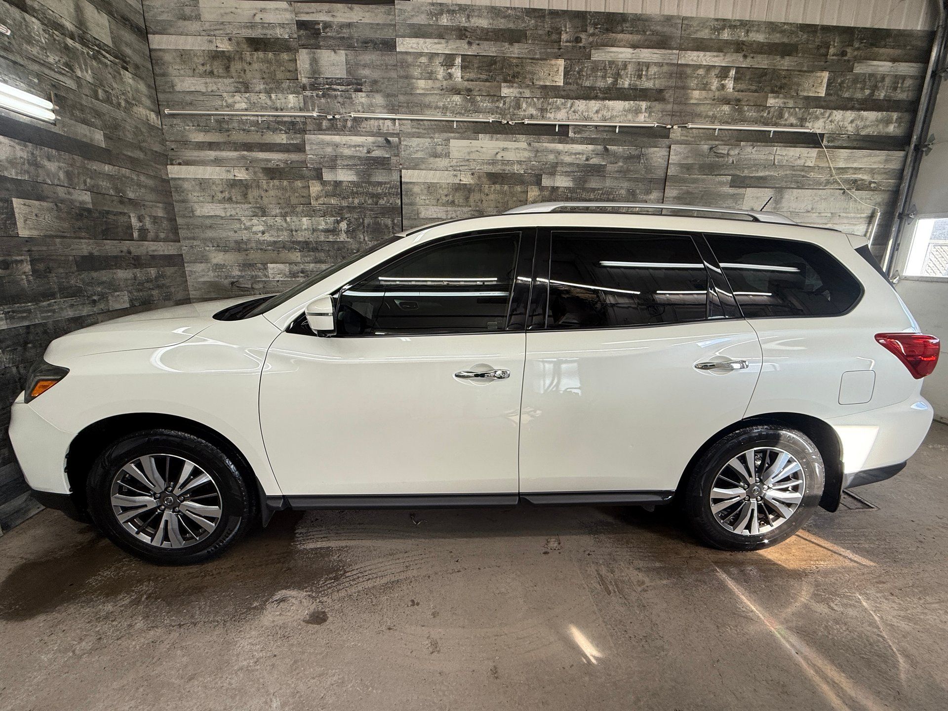Nissan Pathfinder 2018 - Image 3