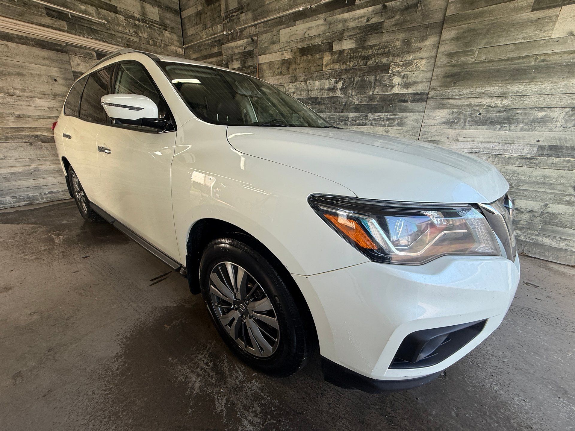 Nissan Pathfinder 2019 - Image 1