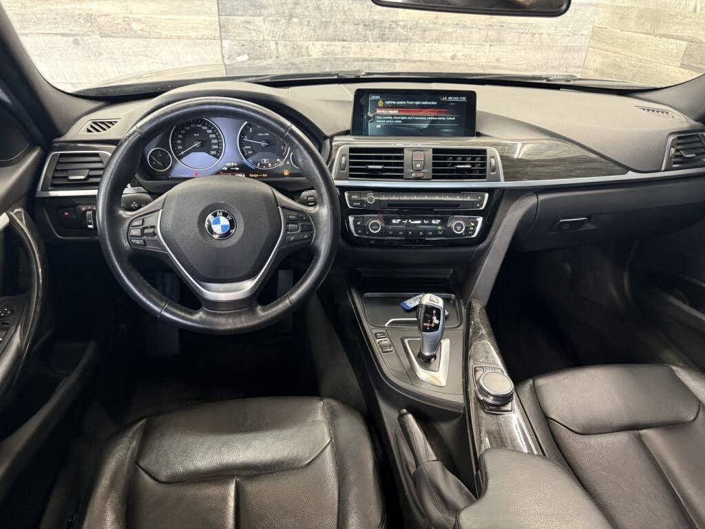 BMW 330i 2017 - Image 11