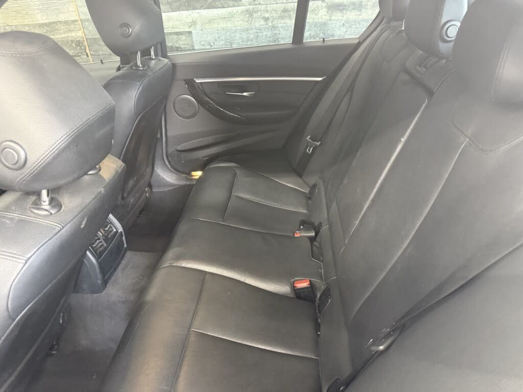 BMW 330i 2017 - Image 15