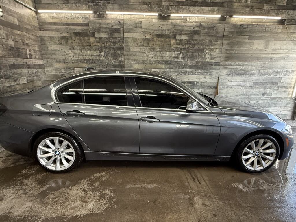 BMW 330i 2017 - Image 3