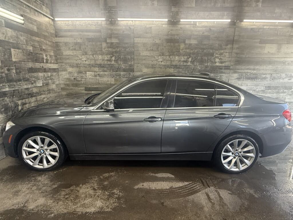 BMW 330i 2017 - Image 5