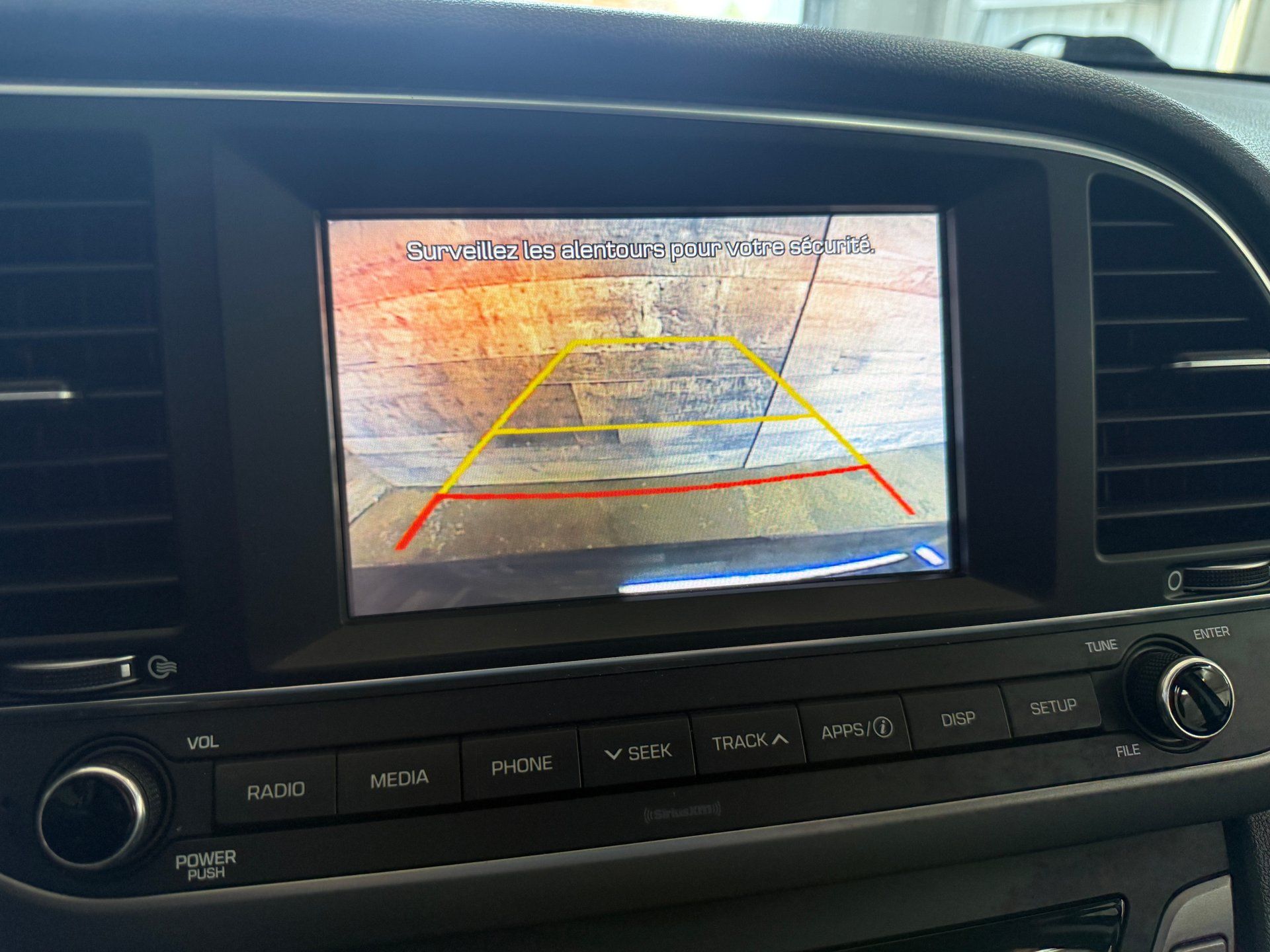 Hyundai Elantra 2017 - Image 19