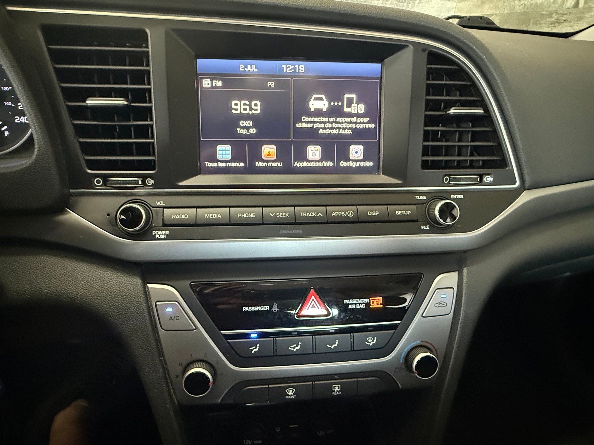 Hyundai Elantra 2017 - Image 18