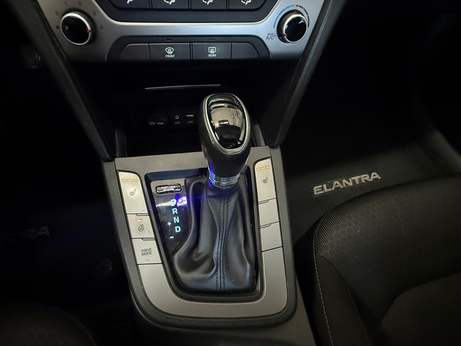 Hyundai Elantra 2017 - Image 15
