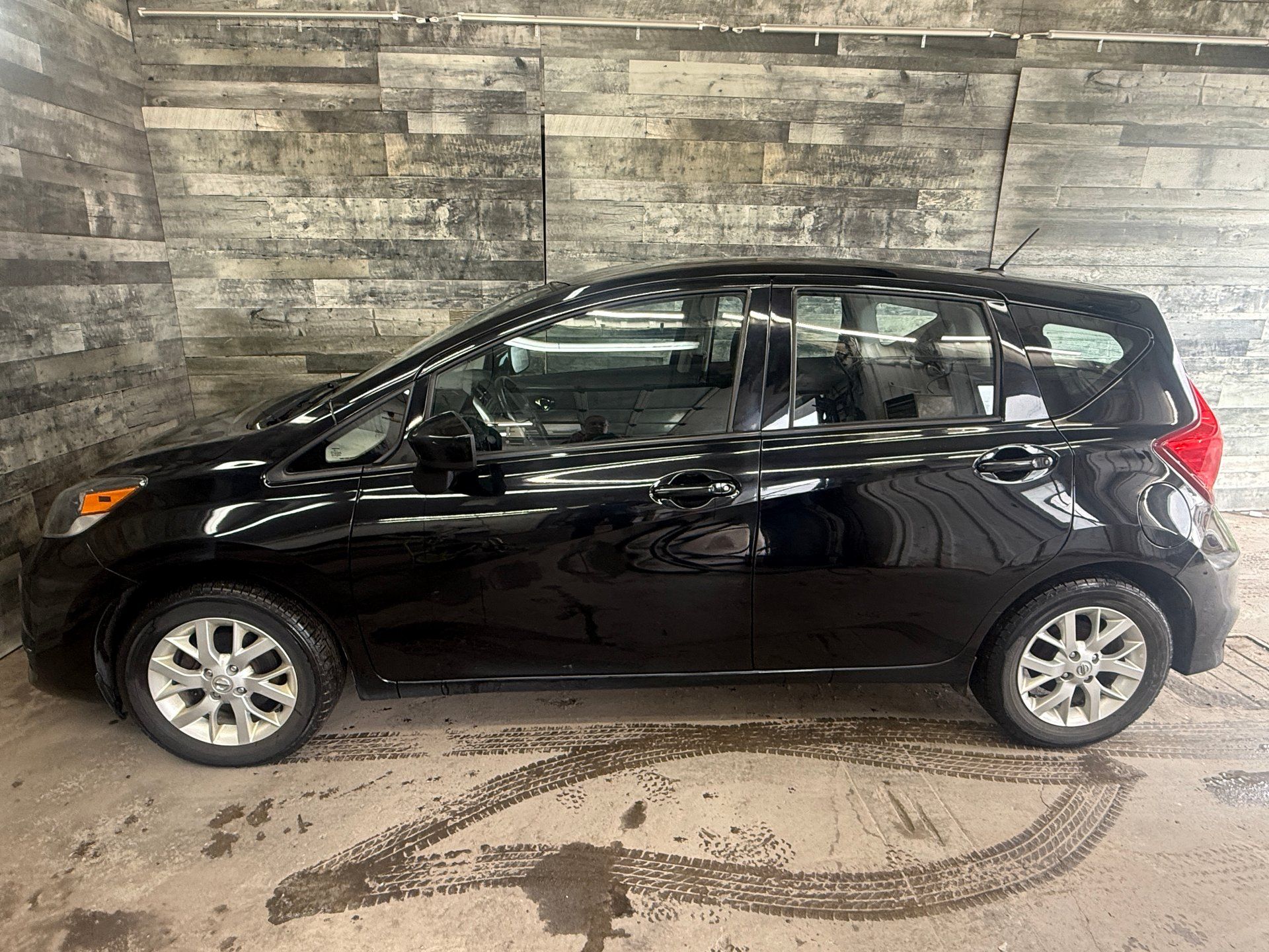 Nissan Versa Note 2018 - Image 3