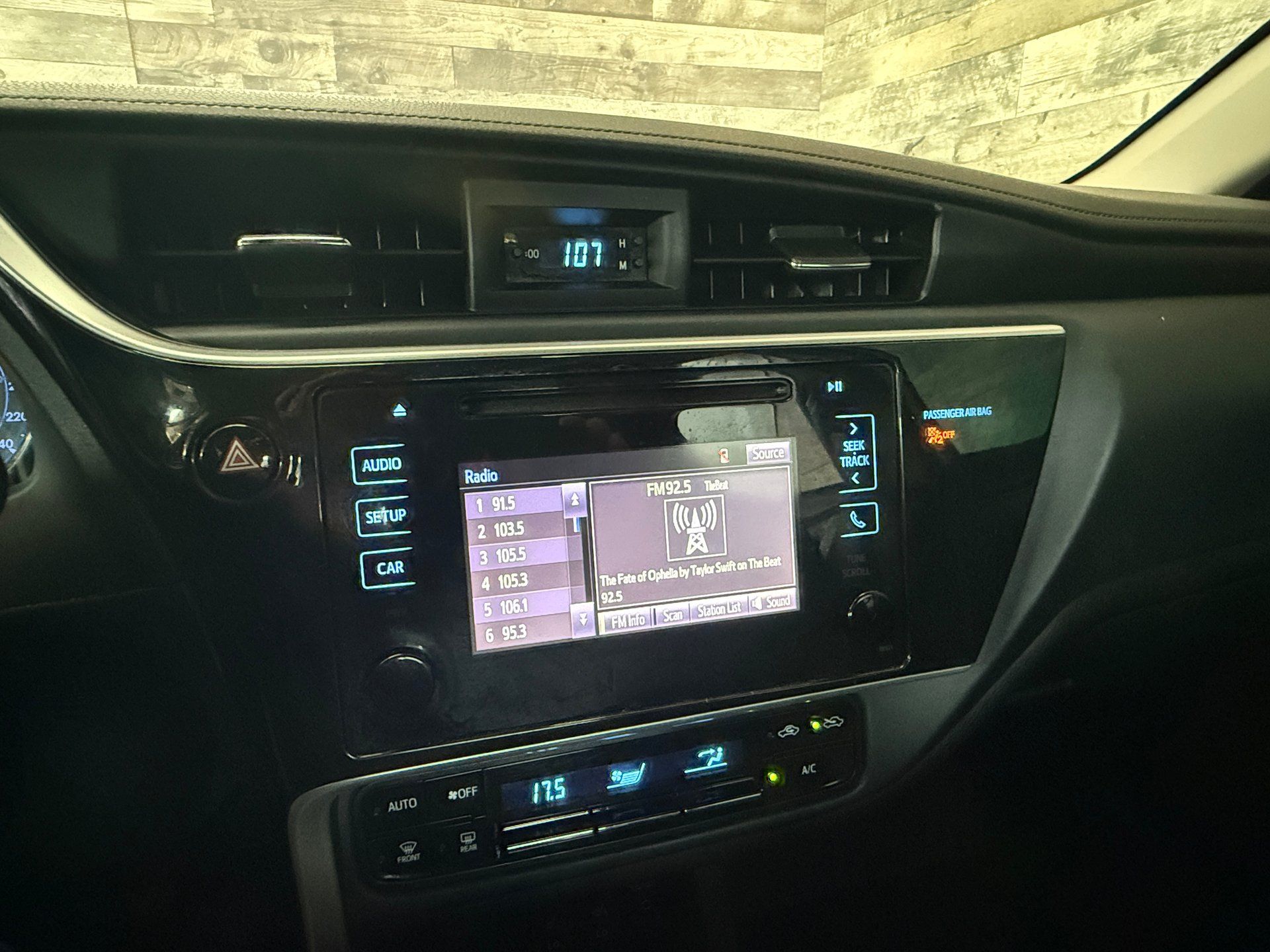 Toyota Corolla 2019 - Image 10