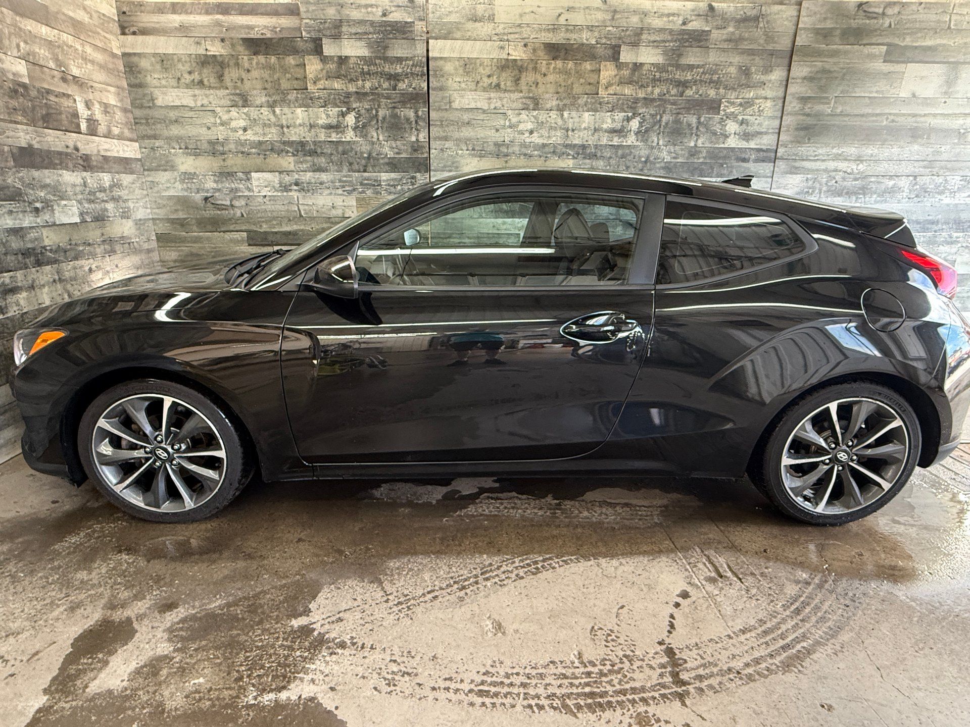 Hyundai Veloster 2019 - Image 3