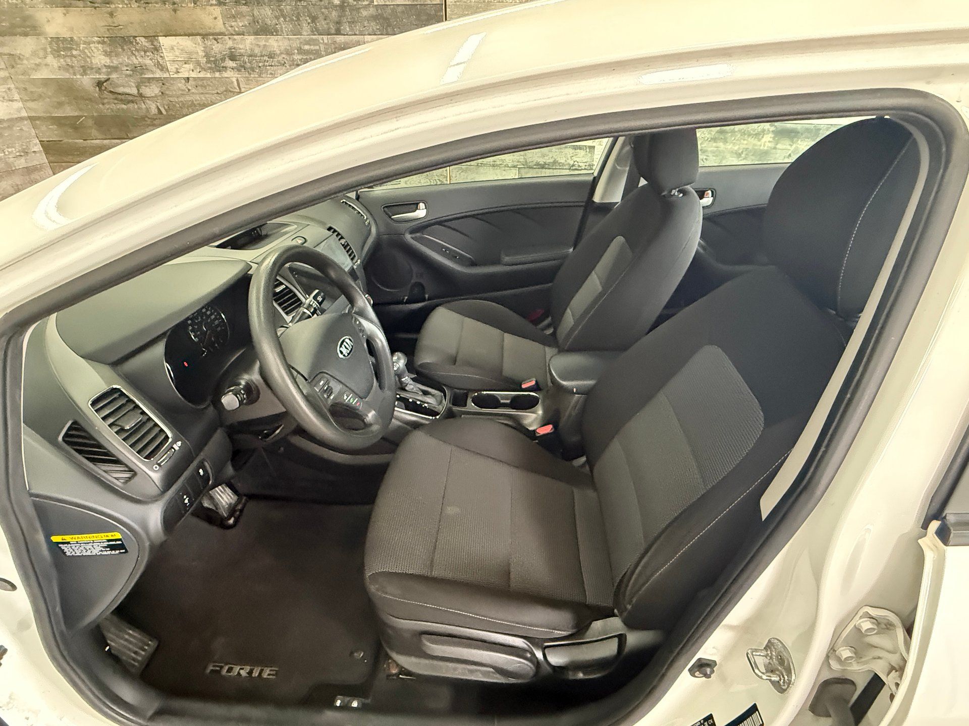 Kia Forte 2018 - Image 11