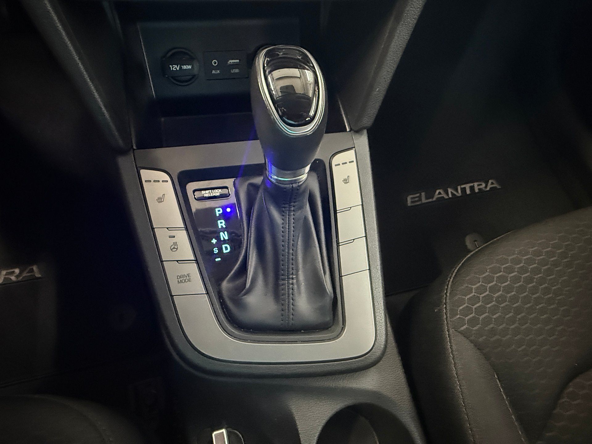 Hyundai Elantra 2019 - Image 12 