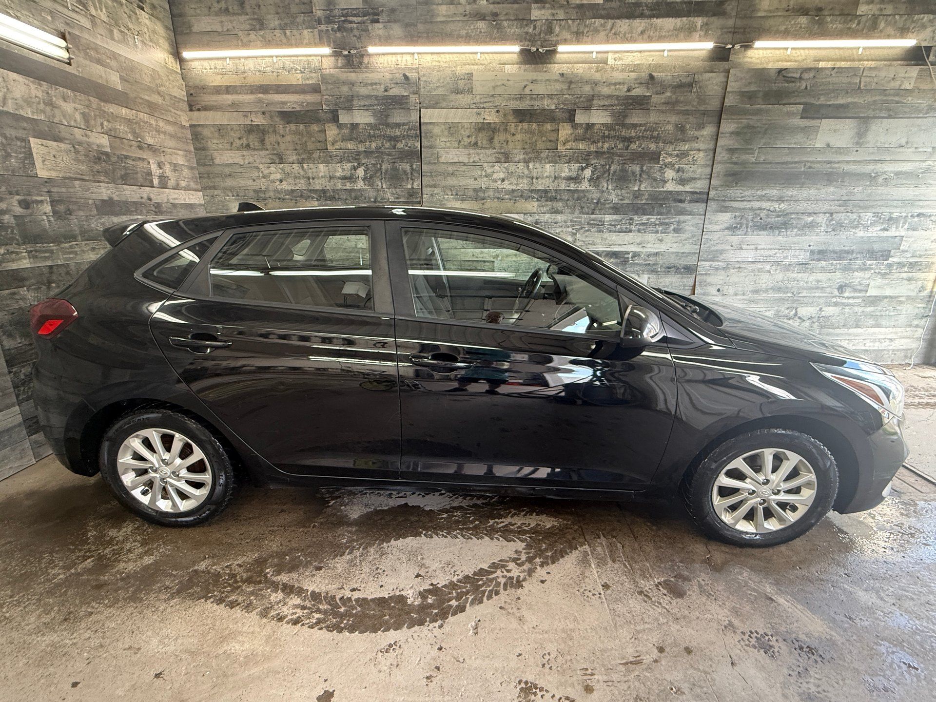 Hyundai Accent 2019 - Image 2 