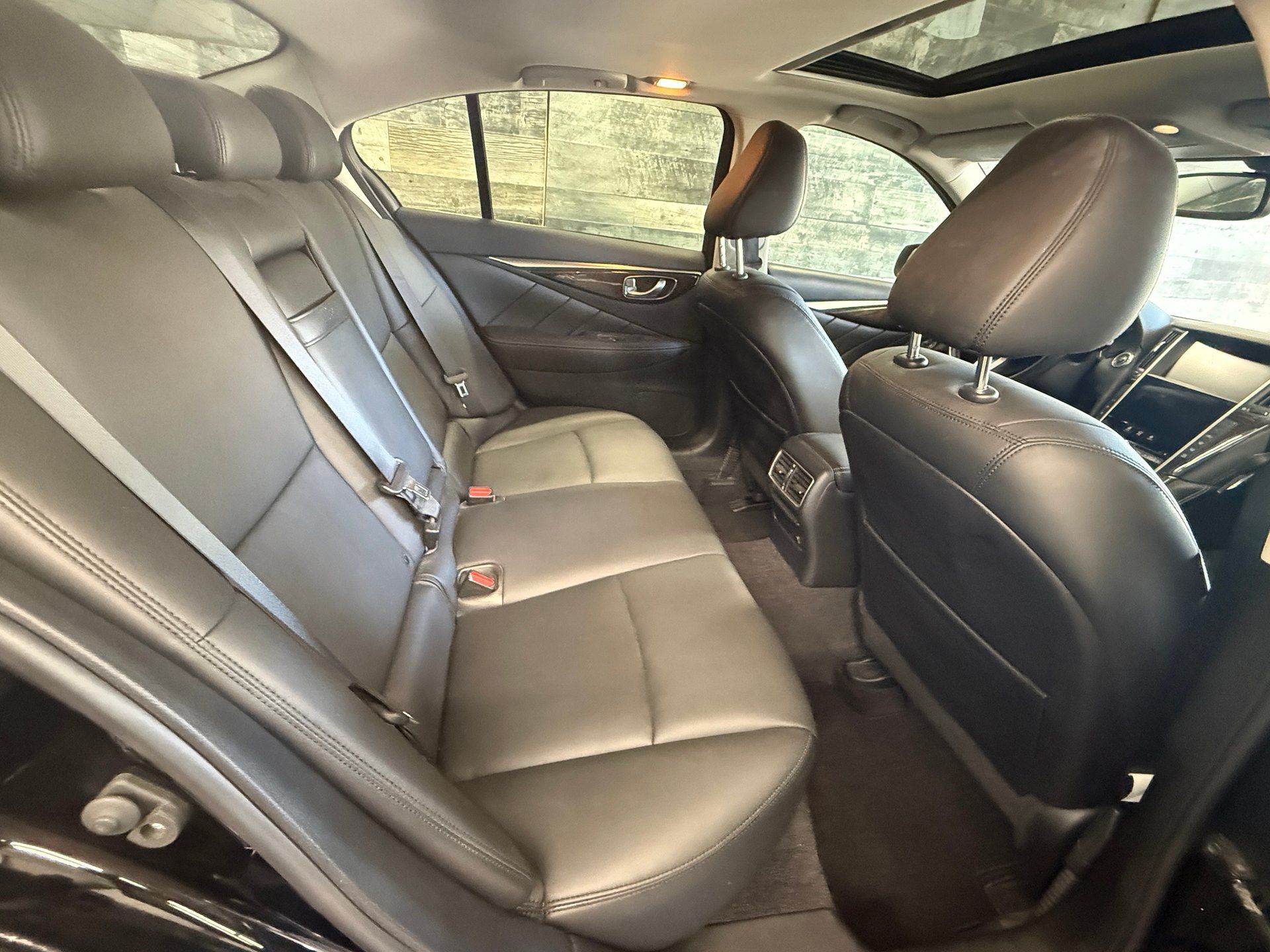 INFINITI Q50 2018 - Image 23 