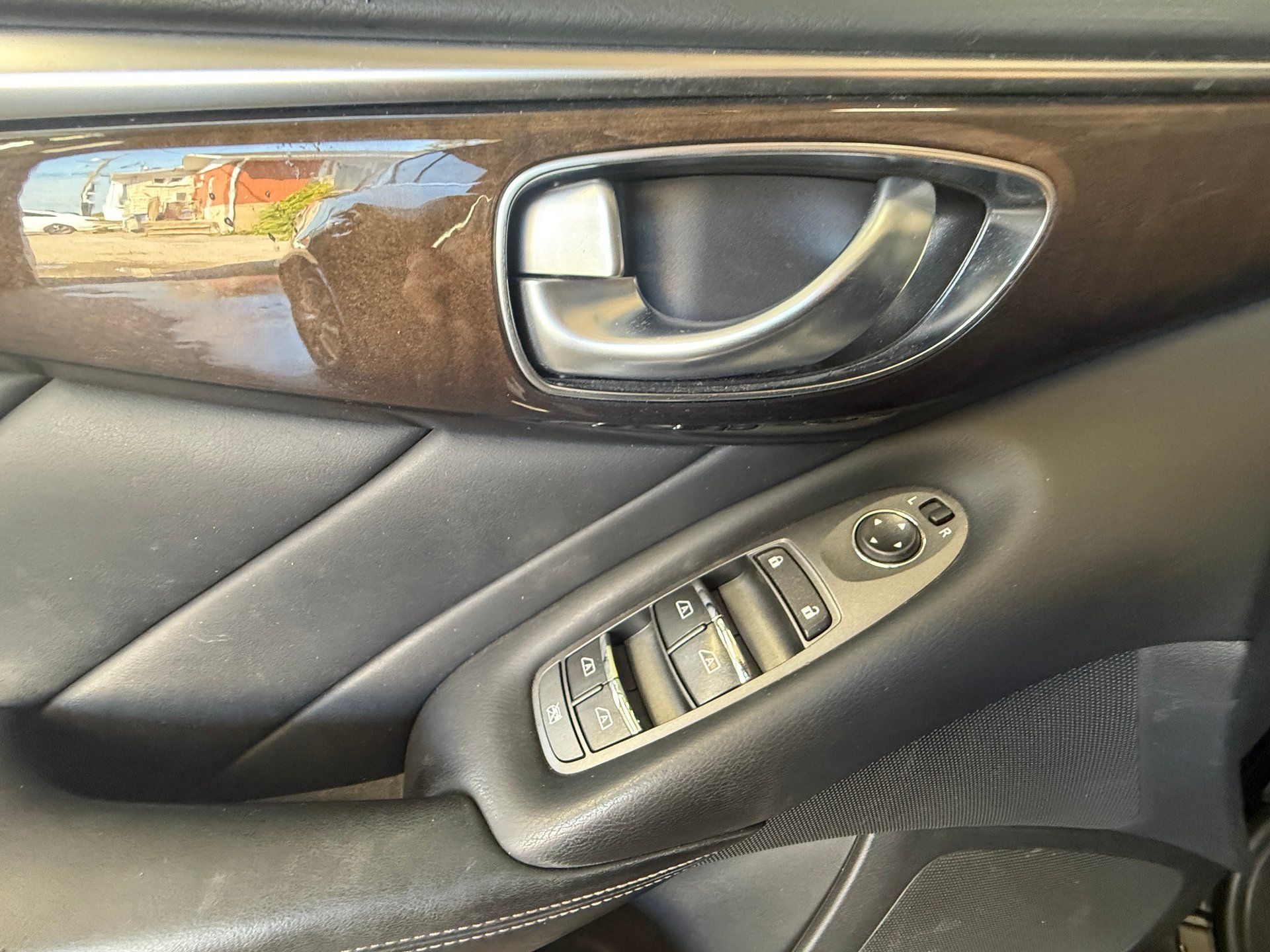 INFINITI Q50 2018 - Image 21 