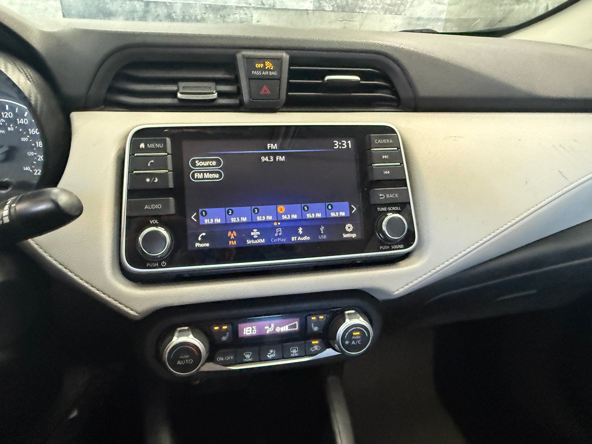 Nissan Versa 2021 - Image 14 