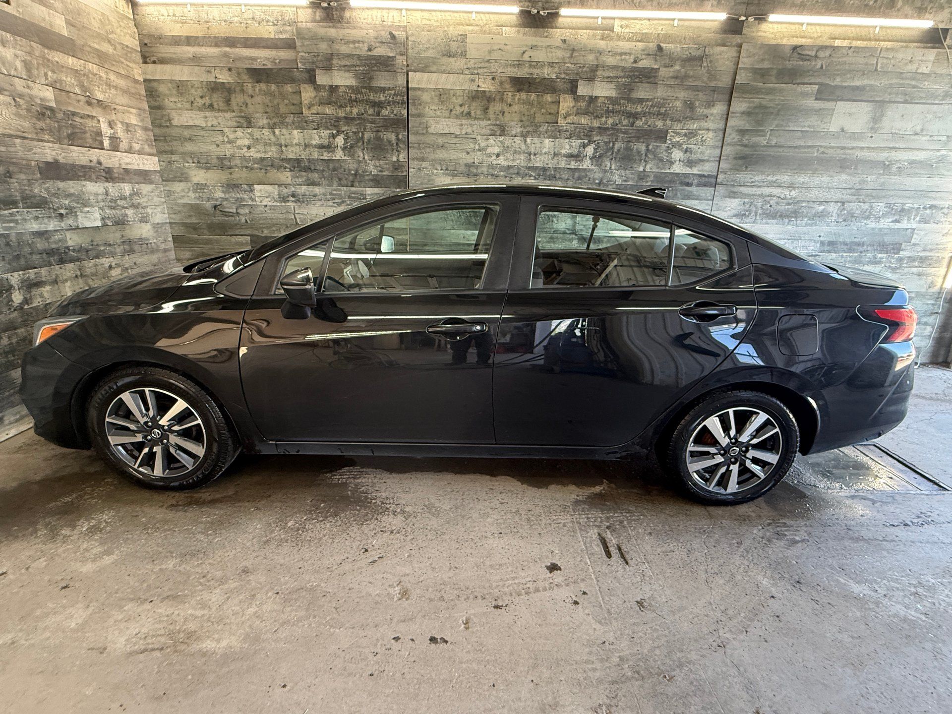 Nissan Versa 2021 - Image 4 