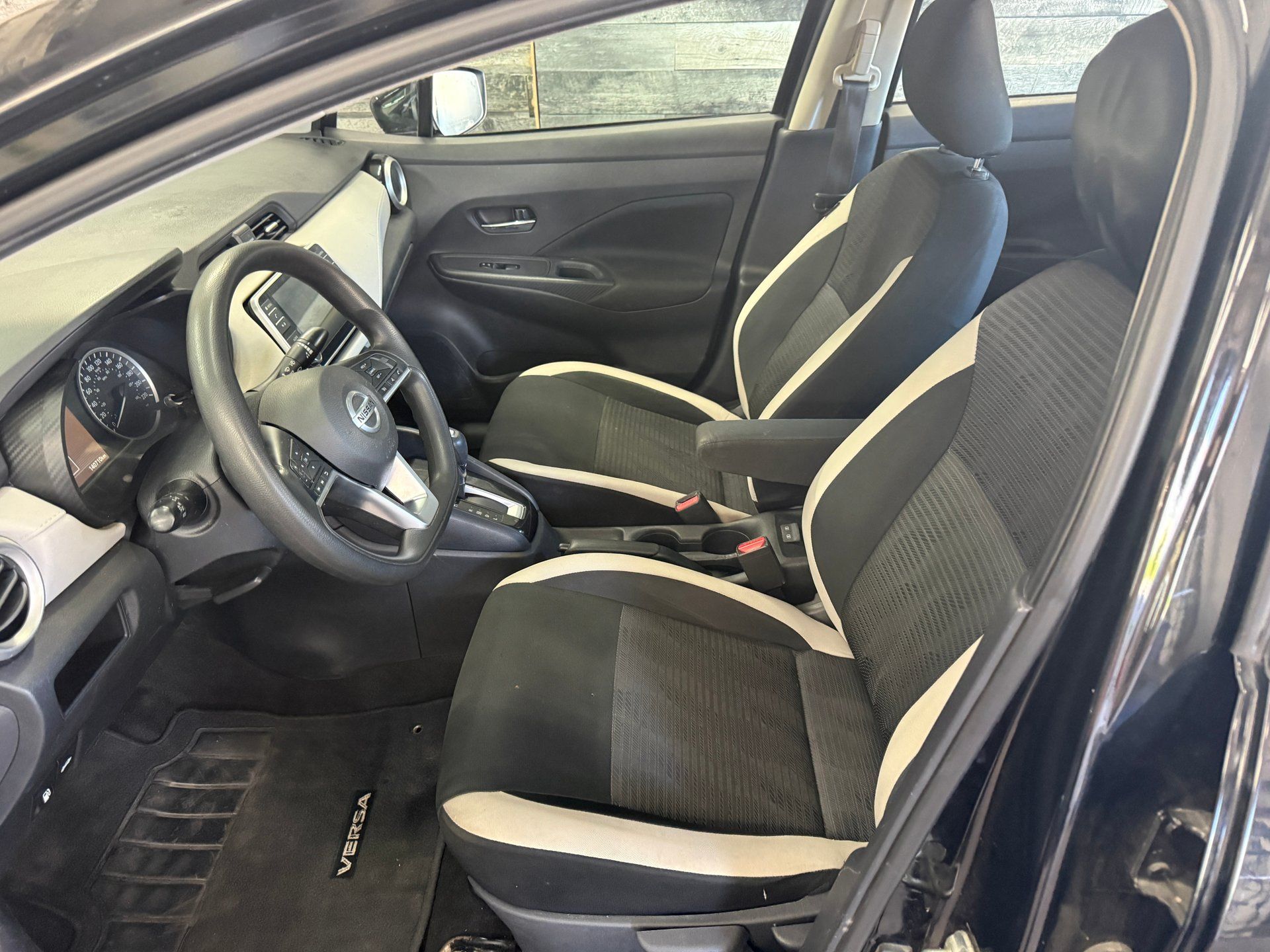 Nissan Versa 2021 - Image 9 