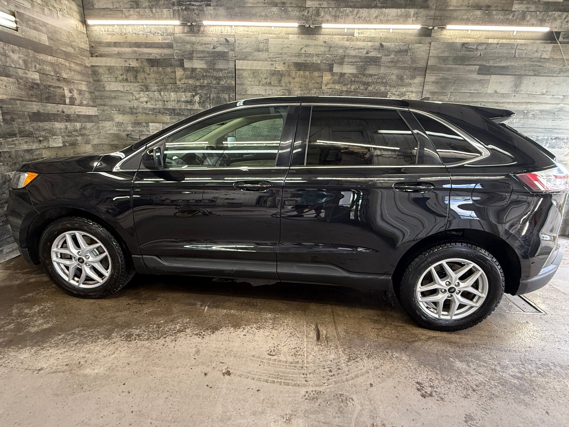 Ford Edge 2023 - Image 5 