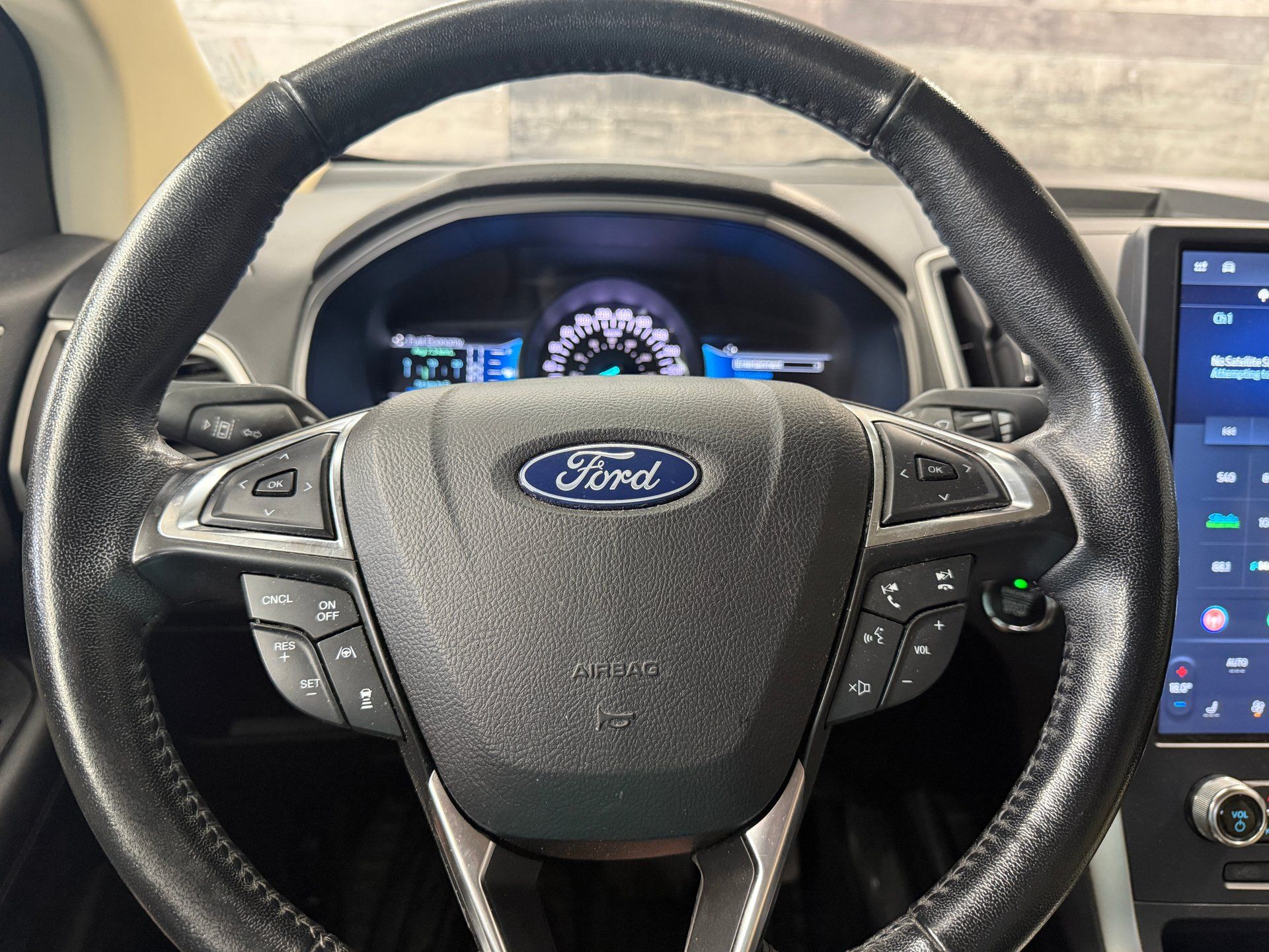 Ford Edge 2023 - Image 11 