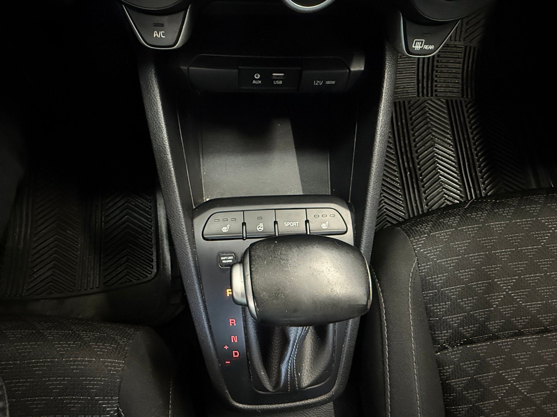 Kia Rio 2019 - Image 18 