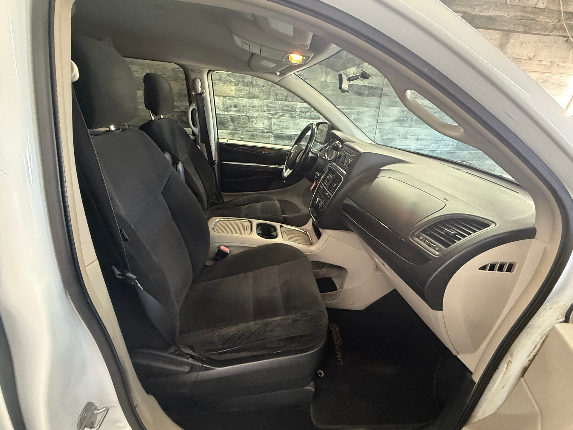 Dodge Grand Caravan 2016 - Image 15 
