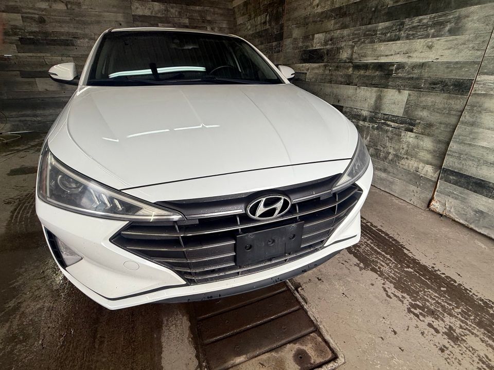 Hyundai Elantra 2019 - Image 2