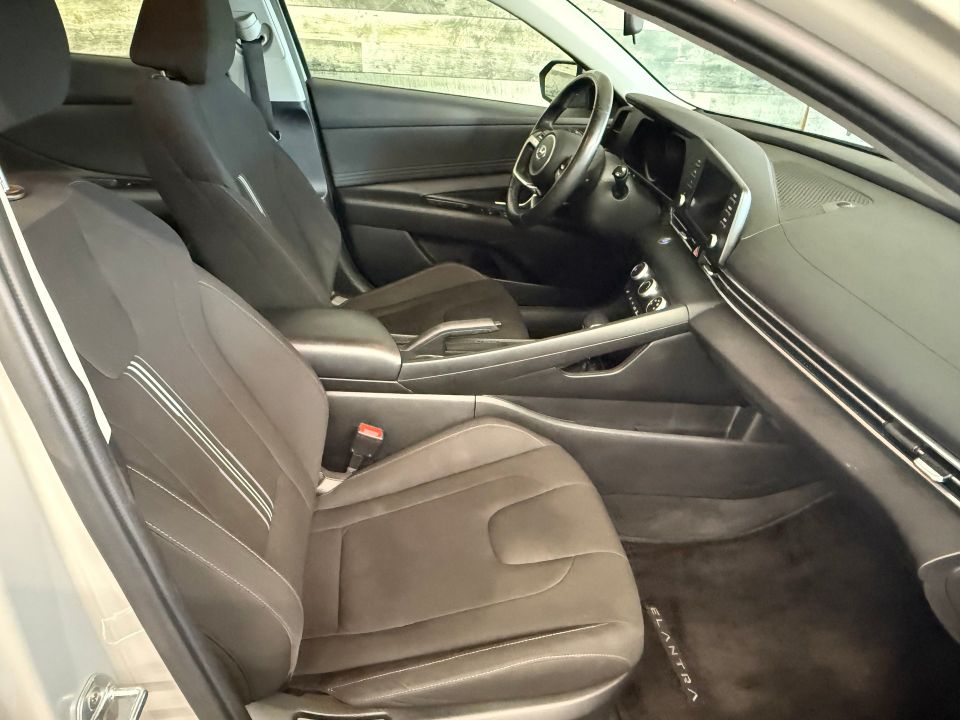 Hyundai Elantra 2021 - Image 17