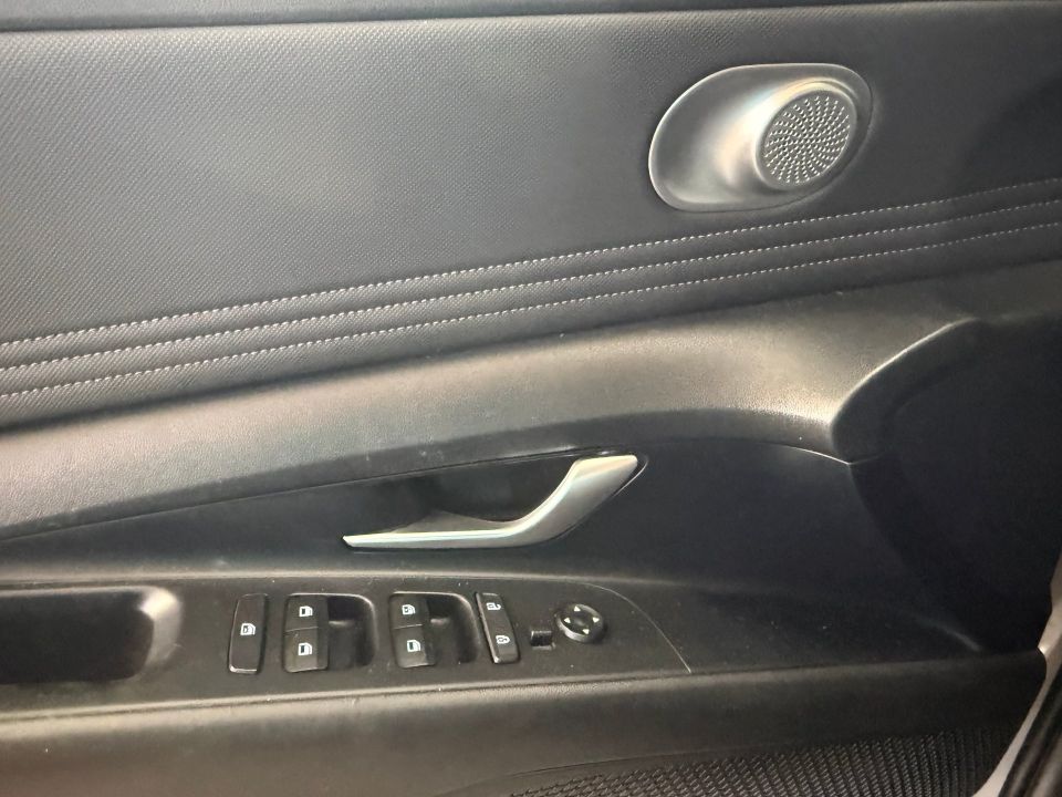 Hyundai Elantra 2021 - Image 16