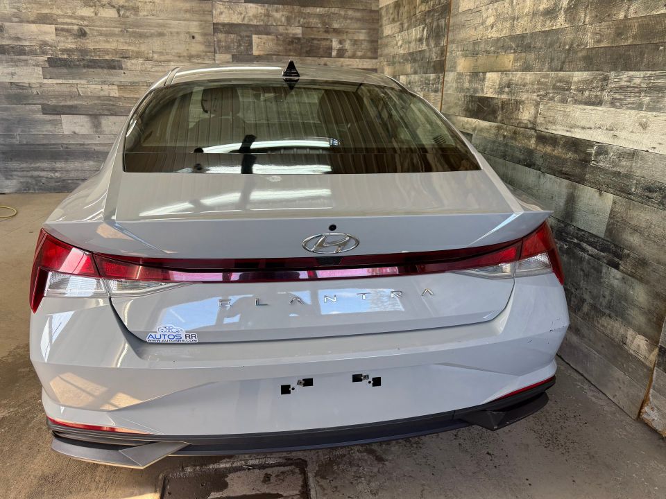 Hyundai Elantra 2021 - Image 4