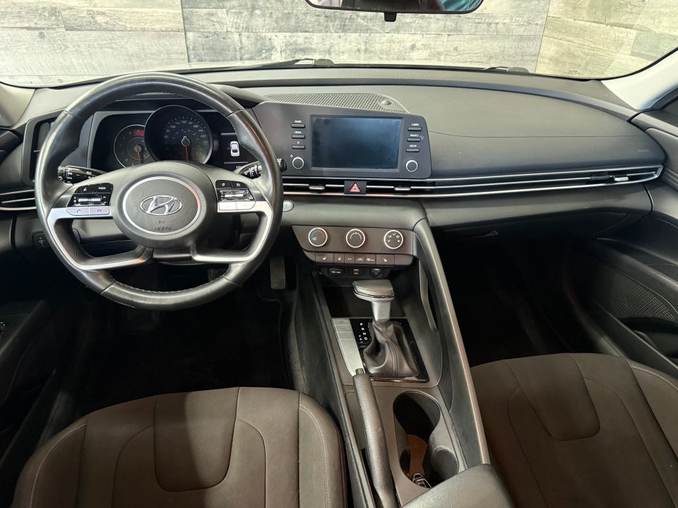 Hyundai Elantra 2021 - Image 8