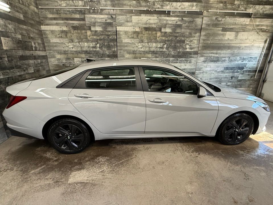Hyundai Elantra 2021 - Image 5