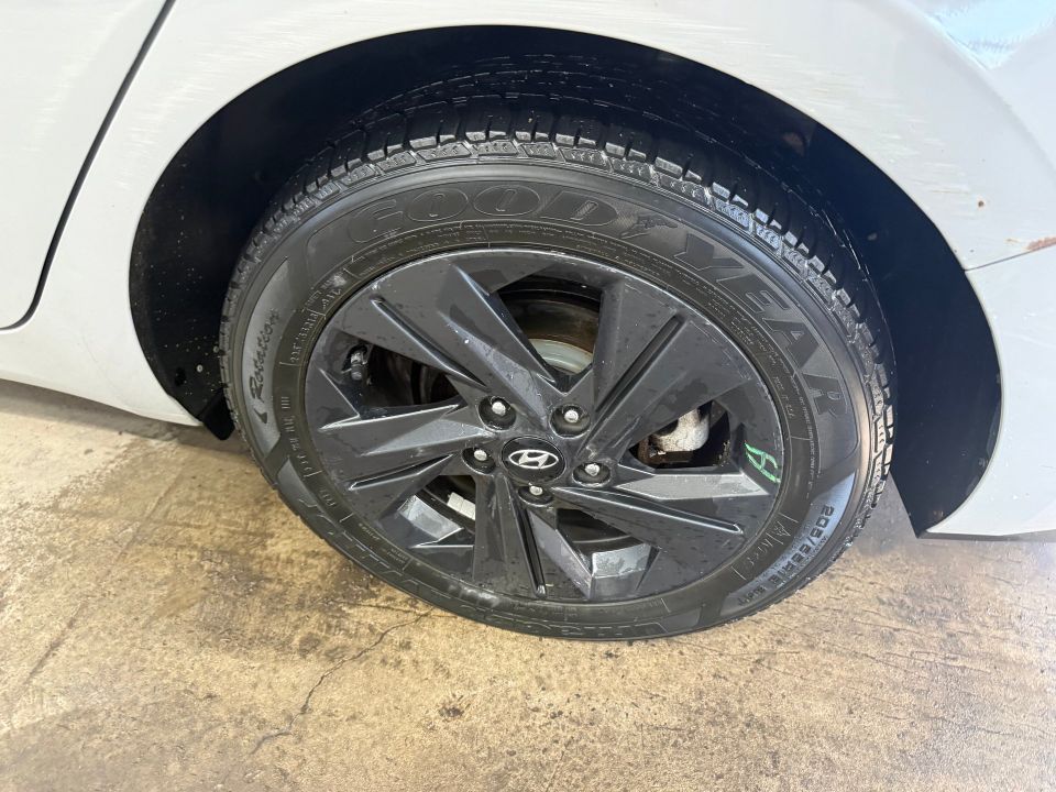 Hyundai Elantra 2021 - Image 6