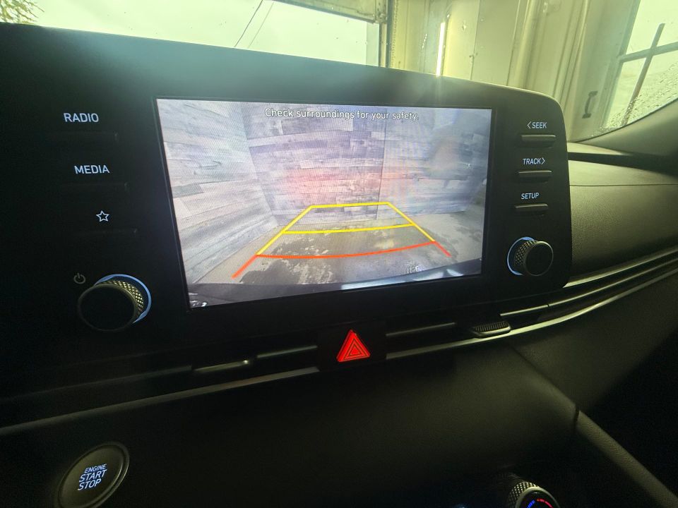 Hyundai Elantra Hybrid 2022 - Image 12