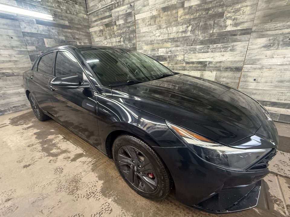 Hyundai Elantra Hybrid 2022 - Image 1