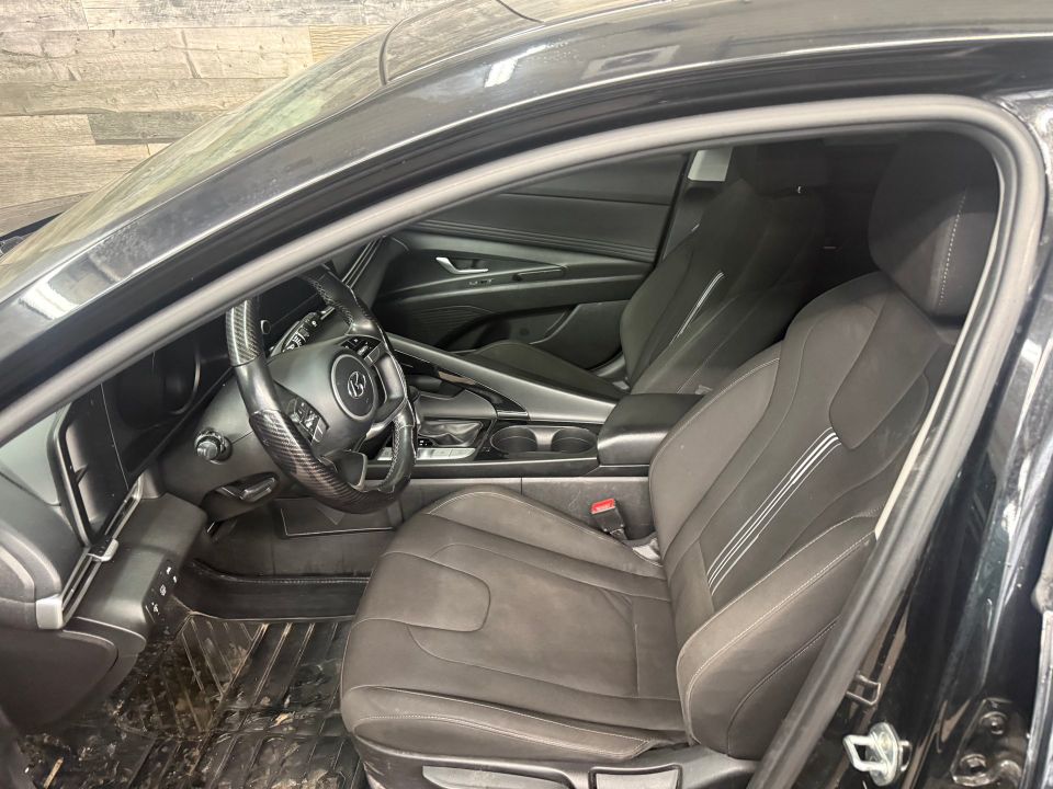 Hyundai Elantra Hybrid 2022 - Image 7
