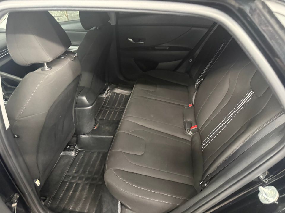 Hyundai Elantra Hybrid 2022 - Image 17