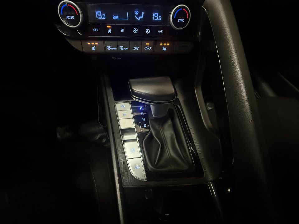 Hyundai Elantra Hybrid 2022 - Image 13