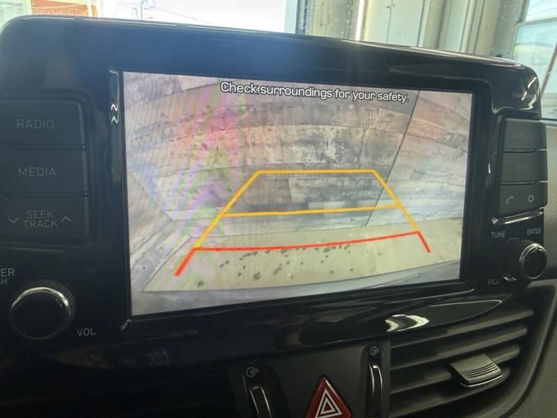Hyundai Elantra GT 2018 - Image 7
