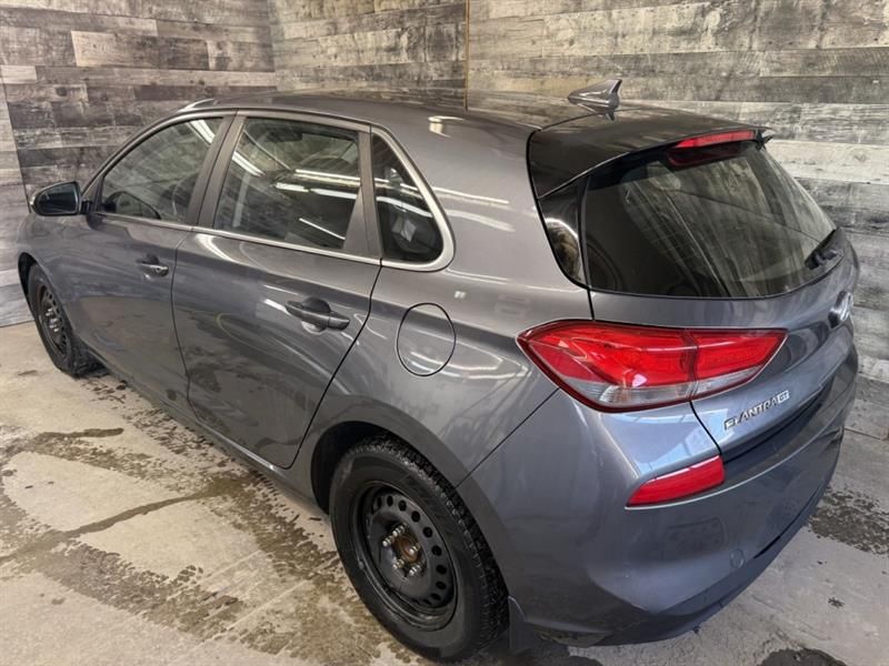 Hyundai Elantra GT 2018 - Image 14